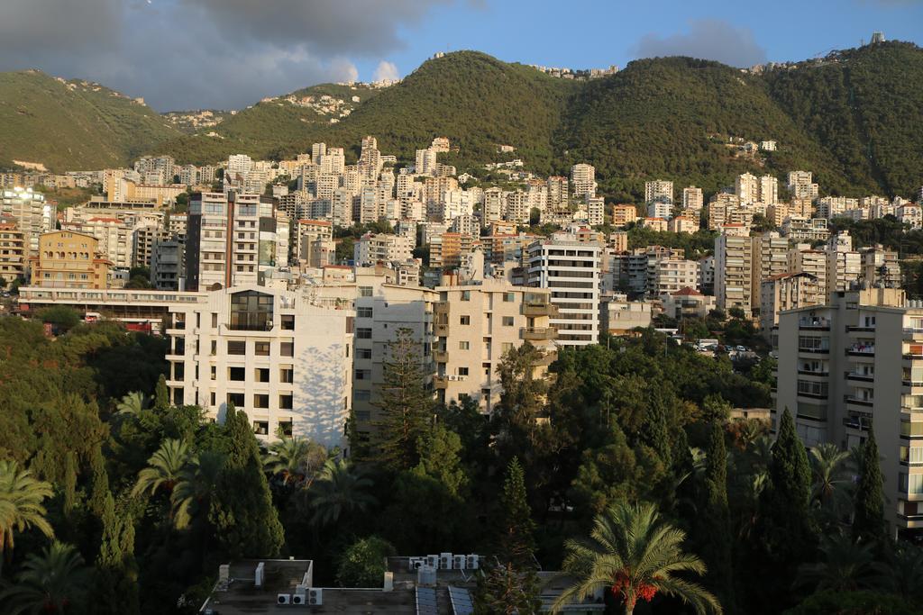 Vista Del Mar Hotel Jounieh Exterior photo