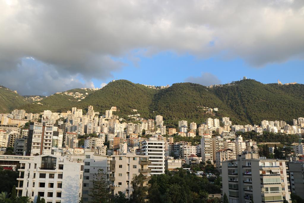 Vista Del Mar Hotel Jounieh Exterior photo