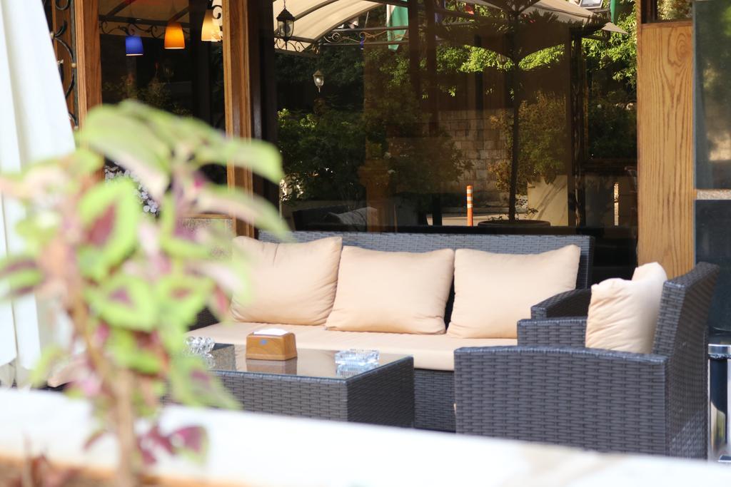 Vista Del Mar Hotel Jounieh Exterior photo