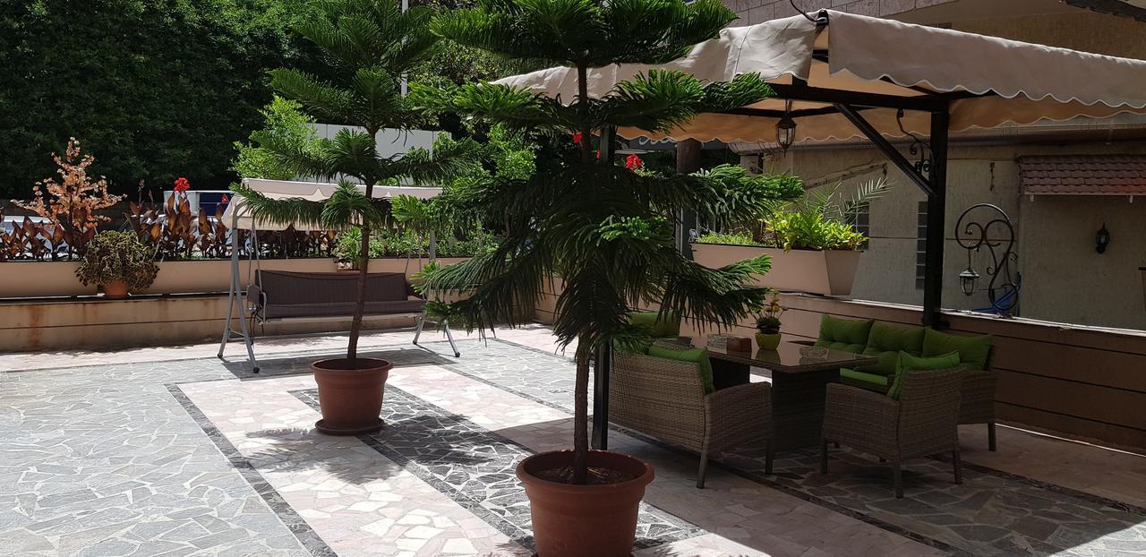 Vista Del Mar Hotel Jounieh Exterior photo
