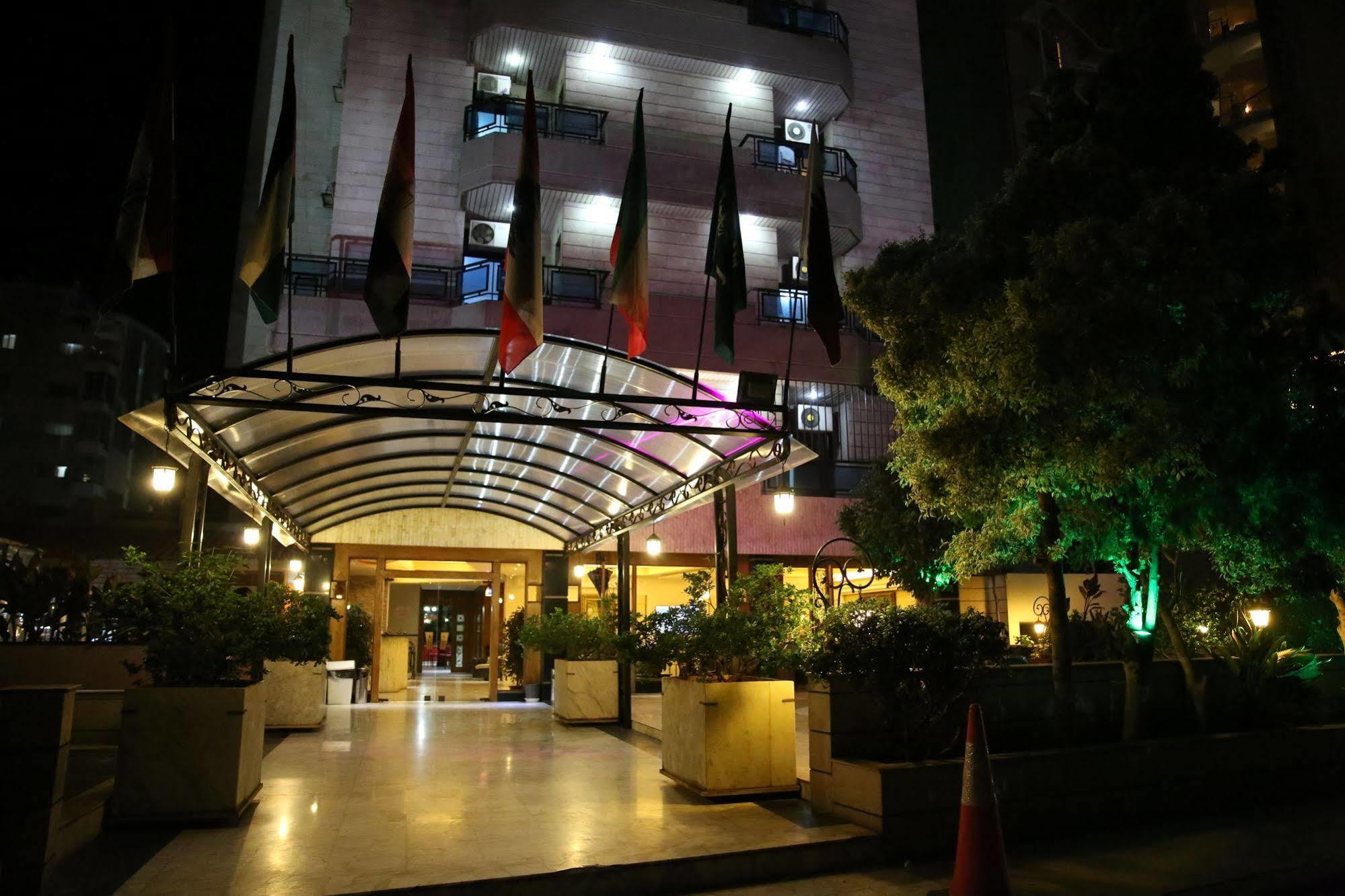 Vista Del Mar Hotel Jounieh Exterior photo