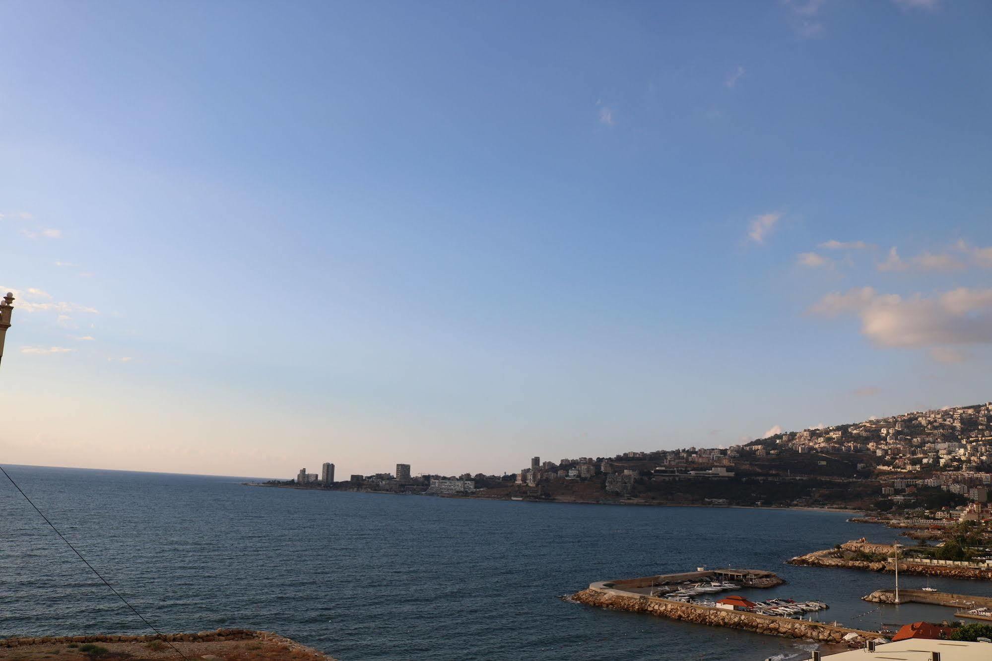 Vista Del Mar Hotel Jounieh Exterior photo